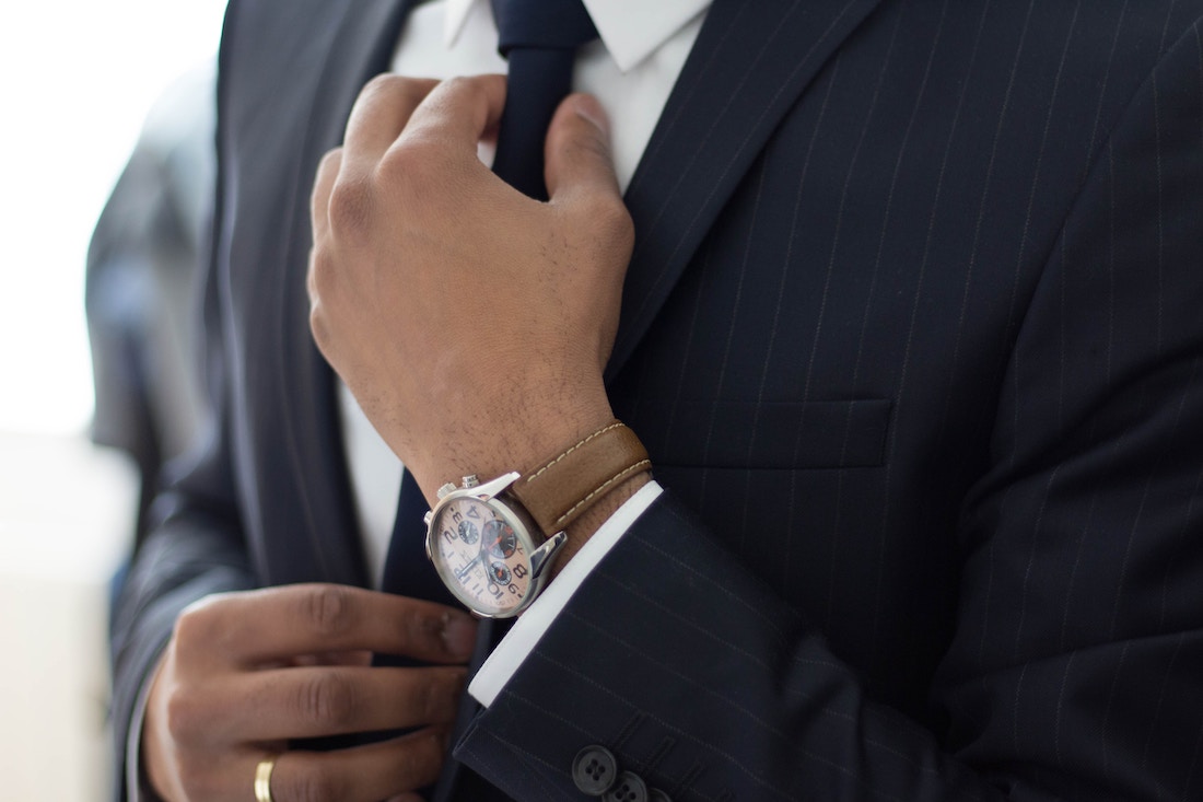 Krawat w stylizacjach biznesowych - jak go dobrać?